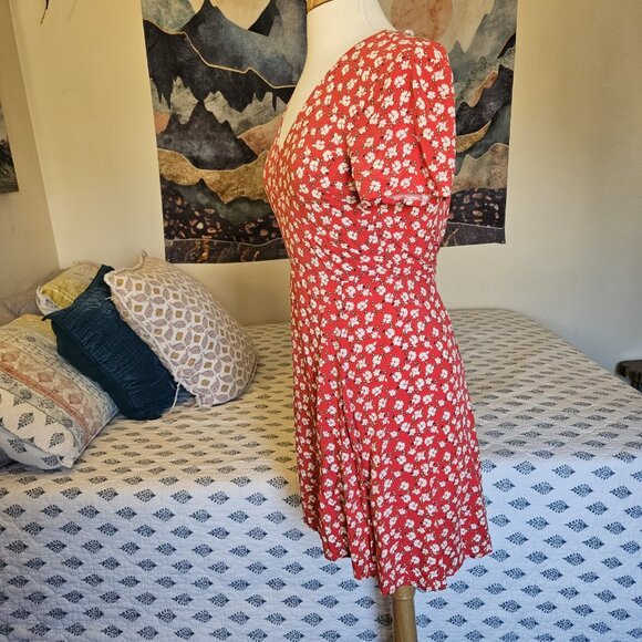 GAP Red Floral Mini Dress Women’s Size 2 Short Sleeve V-Neck Fit & Flare - Picture 10 of 16